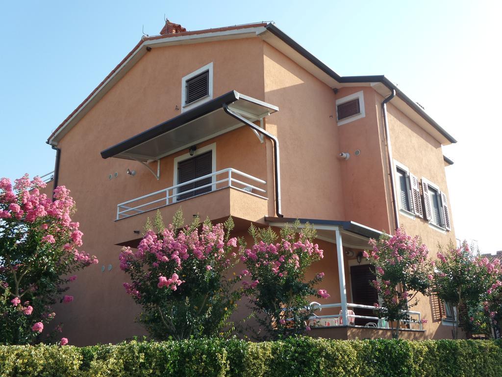 Apartmani Lina Ουμάγκ Εξωτερικό φωτογραφία